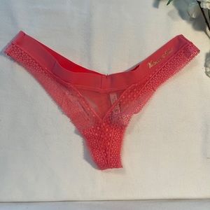 Victoria’s Secret Thong Panties Large